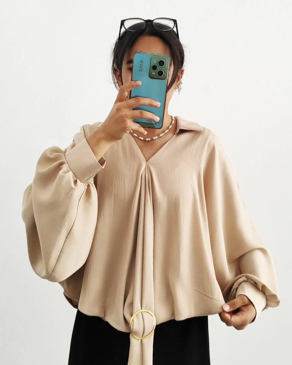 شومیز ساتن زنانه رنگ کرم