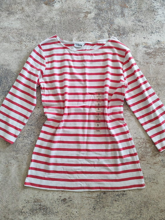 تیشرت راه راه کبریتی رنگ قرمز سفید