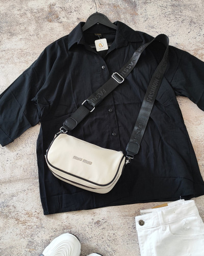 شومیز نخی مشکی استین سه ربع جلو دکمه